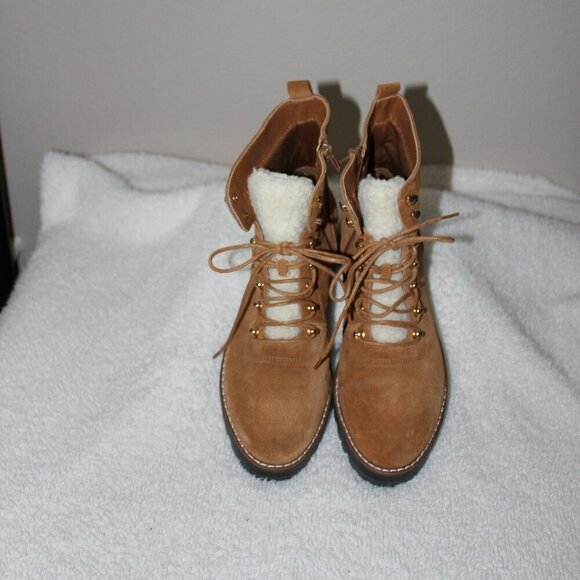 Crown and Ivy Naomi Hiker Boot Size 9M - Picture 2 of 6